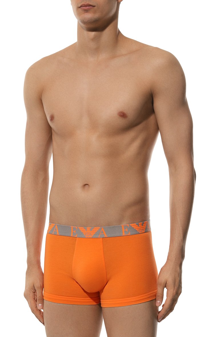 Мужские комплект из трех боксеров EMPORIO ARMANI разноцветного цвета, арт. 111357/4R715 | Фото 4 (Материал внешний: Хлопок; Нос: Не проставлено; Кросс-КТ: бельё; Мужское Кросс-КТ: Трусы; Трусы М: Боксеры)