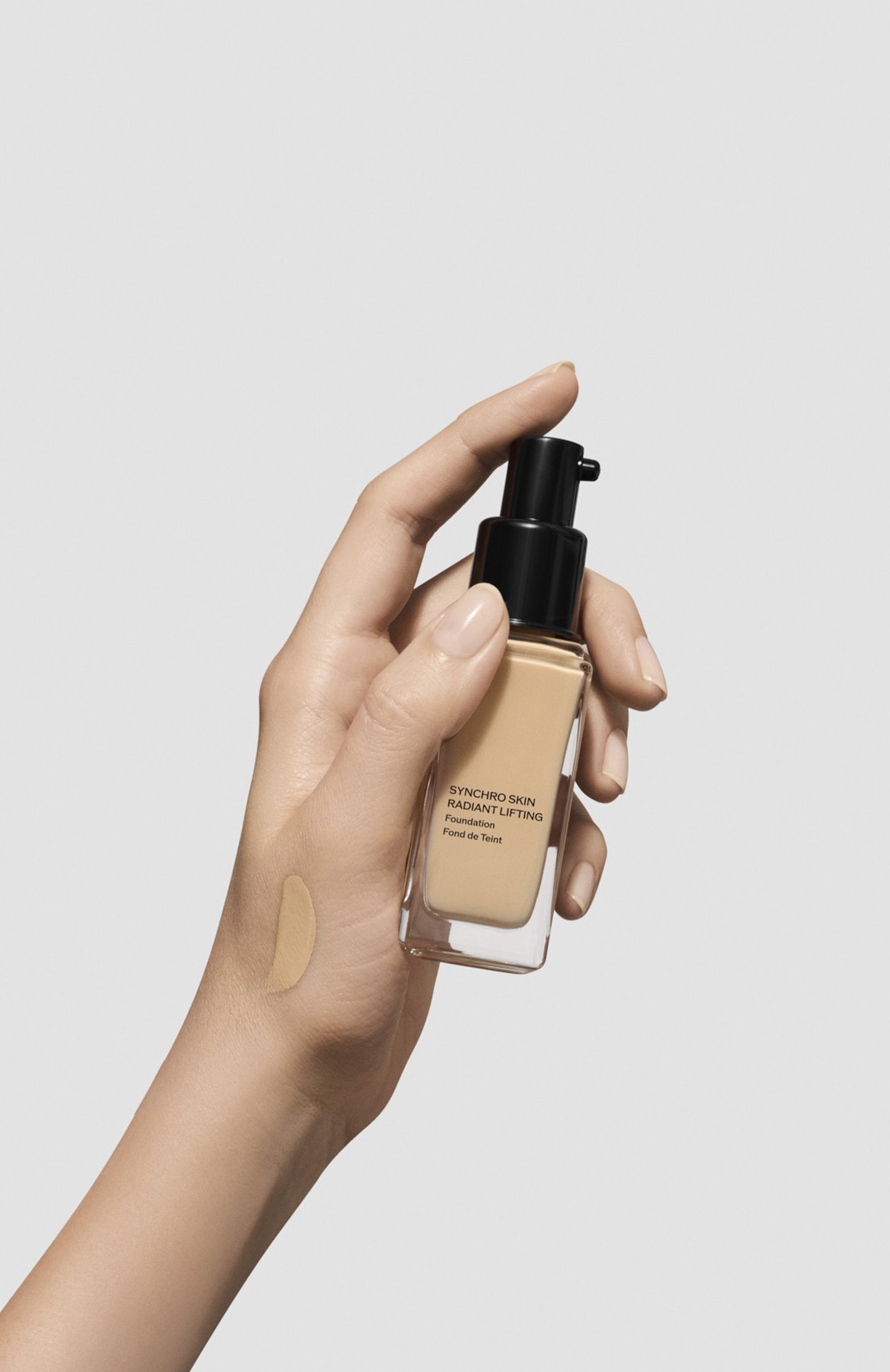 Тональное средство с эффектом сияния и лифтинга synchro skin spf 30, оттенок 130 opal (30ml) SHISEIDO цвета по цене 6900 руб., арт. 21596SH, фото 6 Тональное средство с эффектом сияния и лифтинга synchro skin spf 30, оттенок 130 opal (30ml) SHISEIDO, арт. 21596SH, фото 6