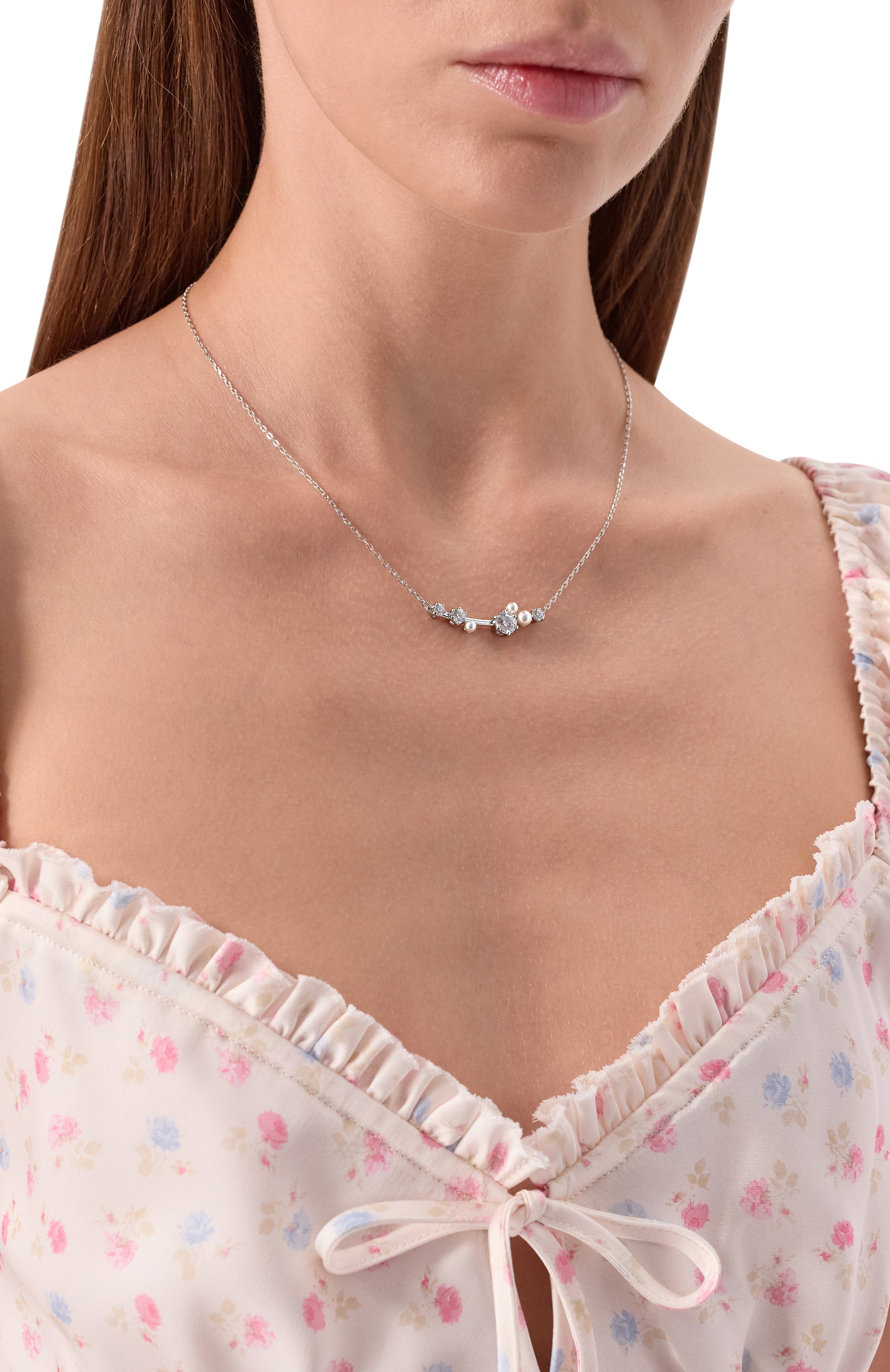 Колье constella SWAROVSKI серебряного цвета по цене 21400 руб., арт. 5705626, фото 2 Колье constella SWAROVSKI, арт. 5705626, фото 2