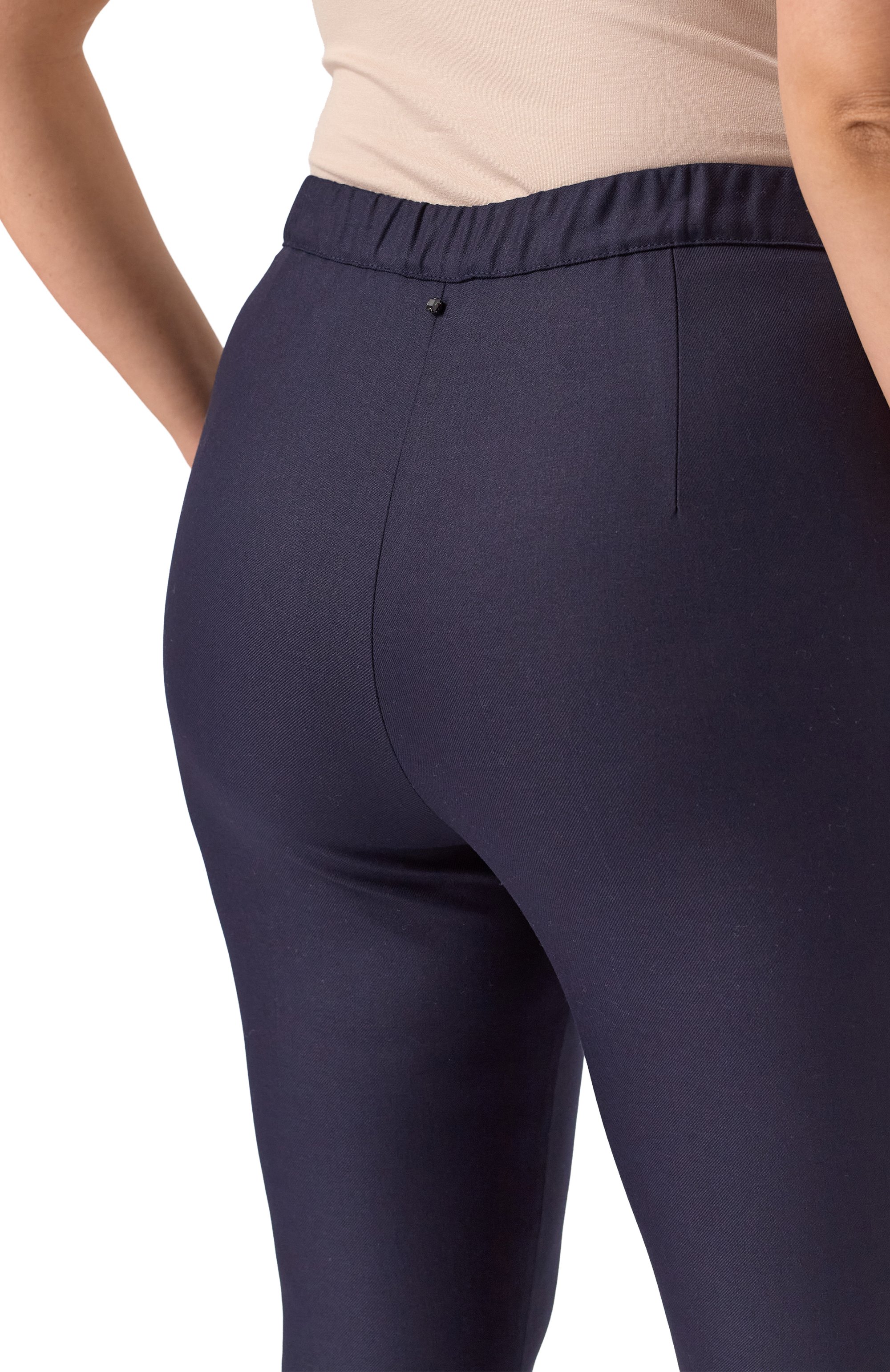 Брюки MARINA SPORT темно-синего цвета по цене 21100 руб., арт. HAITI, фото 5 Брюки MARINA SPORT, арт. HAITI, фото 5