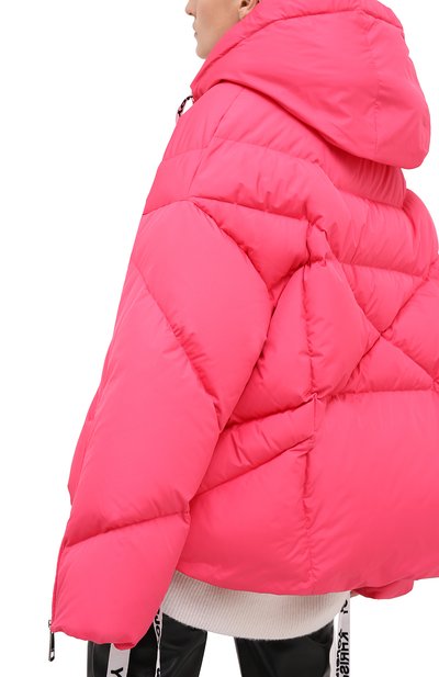 Пуховик с капюшоном KHRISJOY малинового цвета по цене 193000 руб., арт. AFPW001/NY, фото 4 Пуховик с капюшоном KHRISJOY, арт. AFPW001/NY, фото 4
