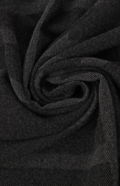 Шаль из шерсти и кашемира TOTEME темно-серого цвета по цене 47550 руб., арт. 213-894-808, фото 5 Шаль из шерсти и кашемира TOTEME, арт. 213-894-808, фото 5