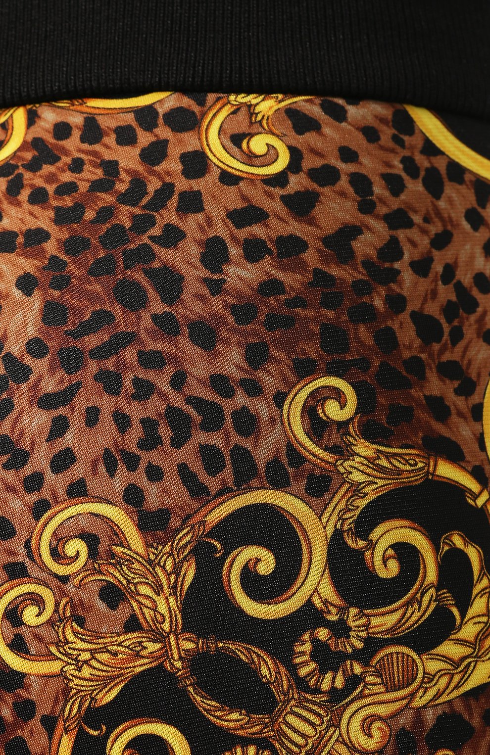 Джоггеры с принтом VERSACE JEANS COUTURE разноцветного цвета по цене 24650 руб., арт. A1HUA116-UDP310/S0594, фото 5 Джоггеры с принтом VERSACE JEANS COUTURE, арт. A1HUA116-UDP310/S0594, фото 5