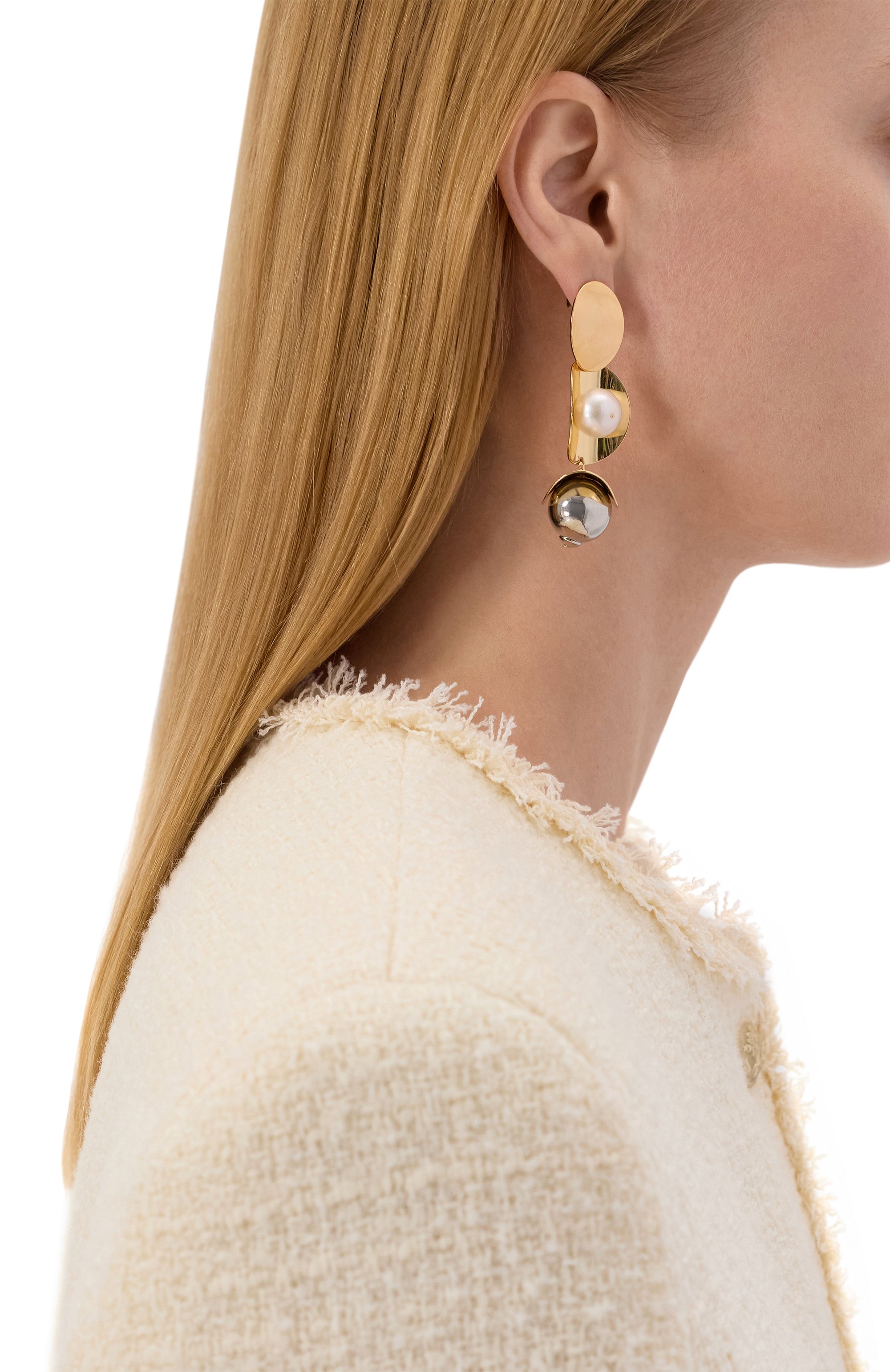 Серьги VIEN золотого цвета по цене 21900 руб., арт. 25-302, фото 2 Серьги VIEN, арт. 25-302, фото 2