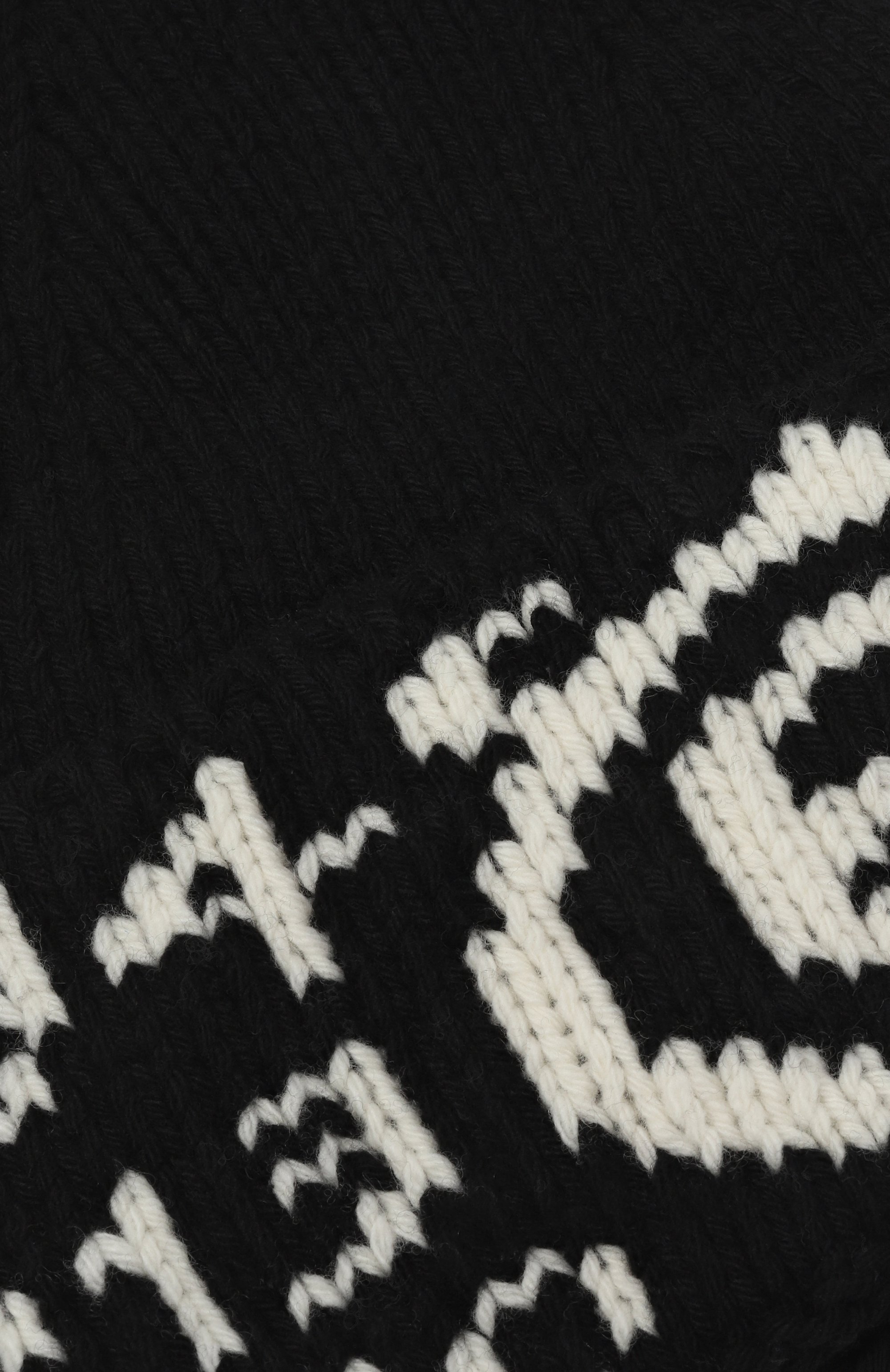 Шерстяная шапка MM6 черного цвета по цене 10650 руб., арт. M60915/MM06M, фото 3 Шерстяная шапка MM6, арт. M60915/MM06M, фото 3