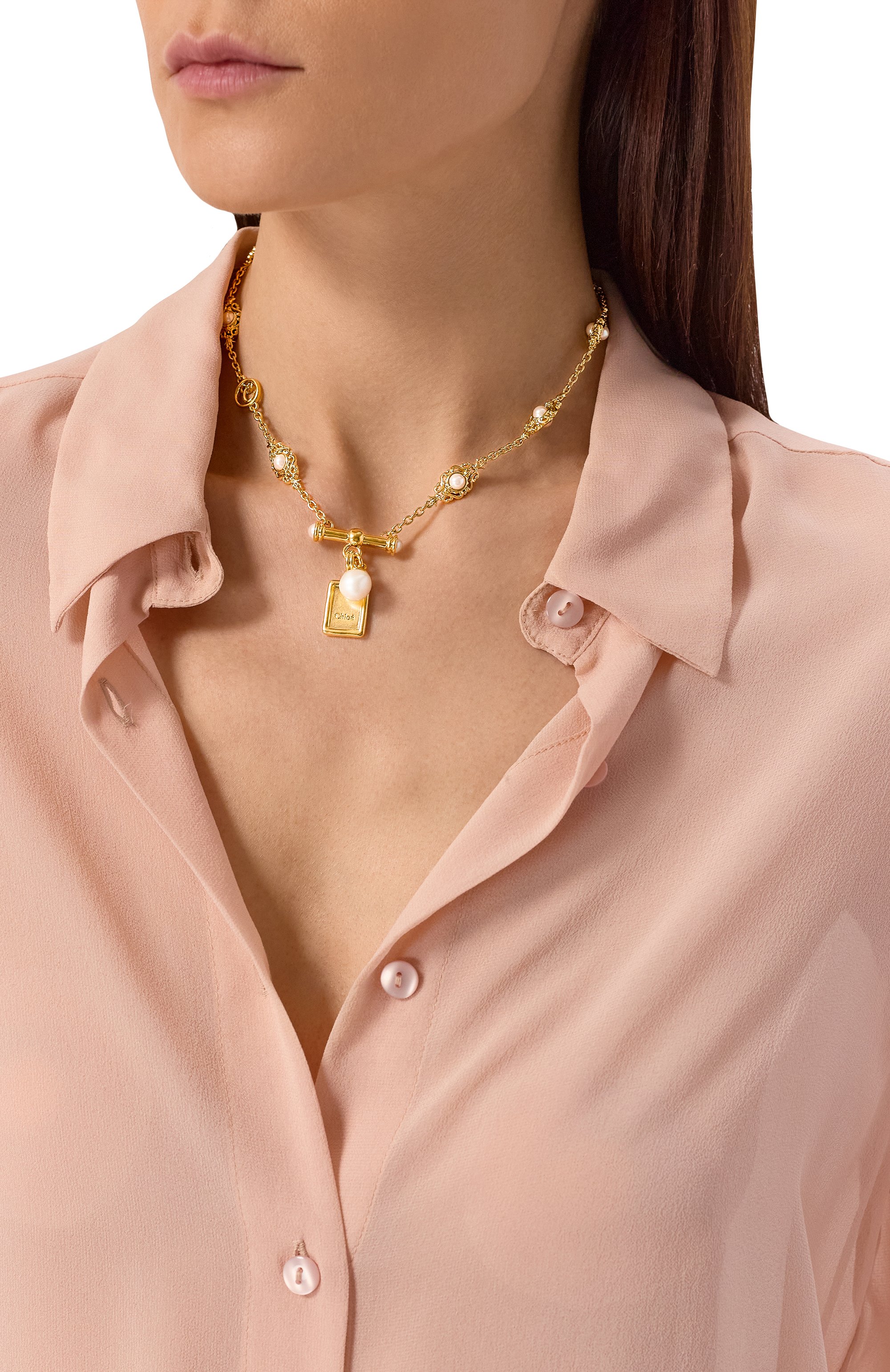 Колье CHLOÉ золотого цвета по цене 75250 руб., арт. CH26SJN02BRE, фото 2 Колье CHLOÉ, арт. CH26SJN02BRE, фото 2