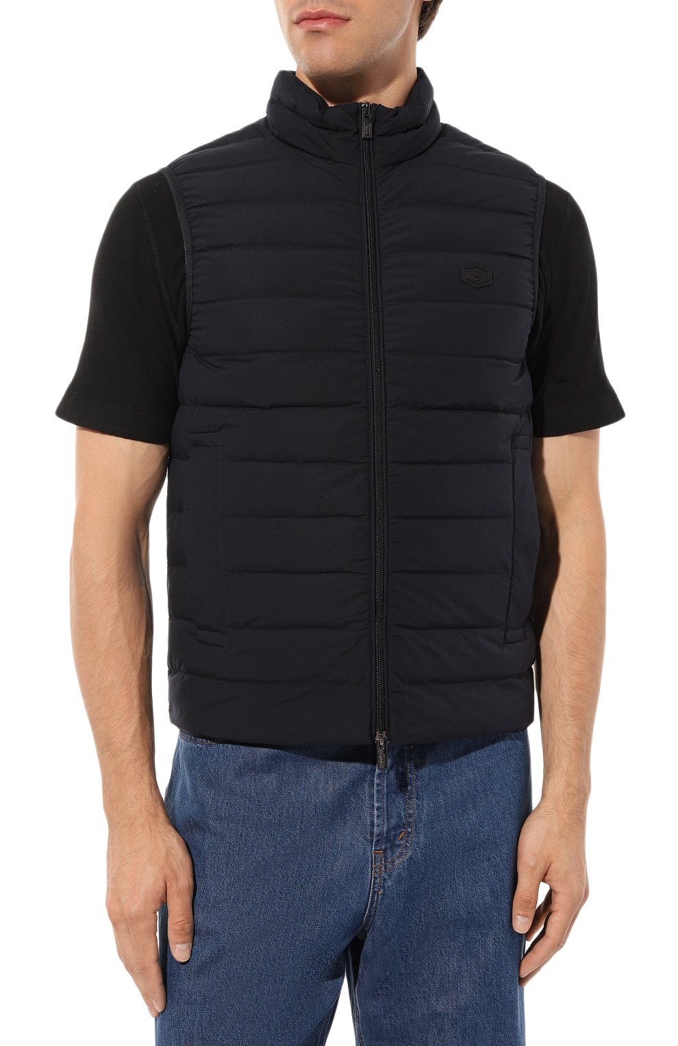 Пуховый жилет EMPORIO ARMANI синего цвета по цене 36000 руб., арт. 8N1BQ1/1NLRZ, фото 3 Пуховый жилет EMPORIO ARMANI, арт. 8N1BQ1/1NLRZ, фото 3