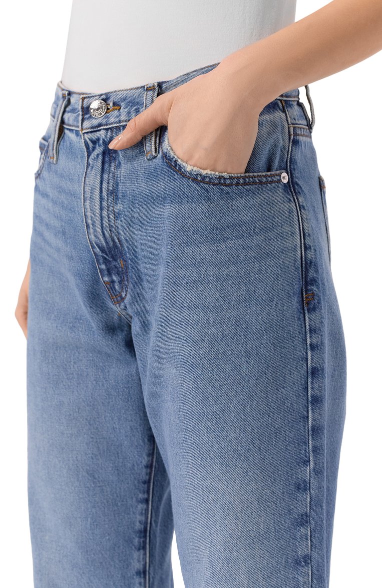 Женские джинсы FRAME DENIM синего цвета, арт. WP25DPA017 | Фото 5 (Материал внешний: Хлопок, Деним; Длина (брюки, джинсы): Стандартные; Силуэт Ж (брюки и джинсы): Прямые; Кросс-КТ: Деним; Стили: Кэжуэл; Детали: Делаве)