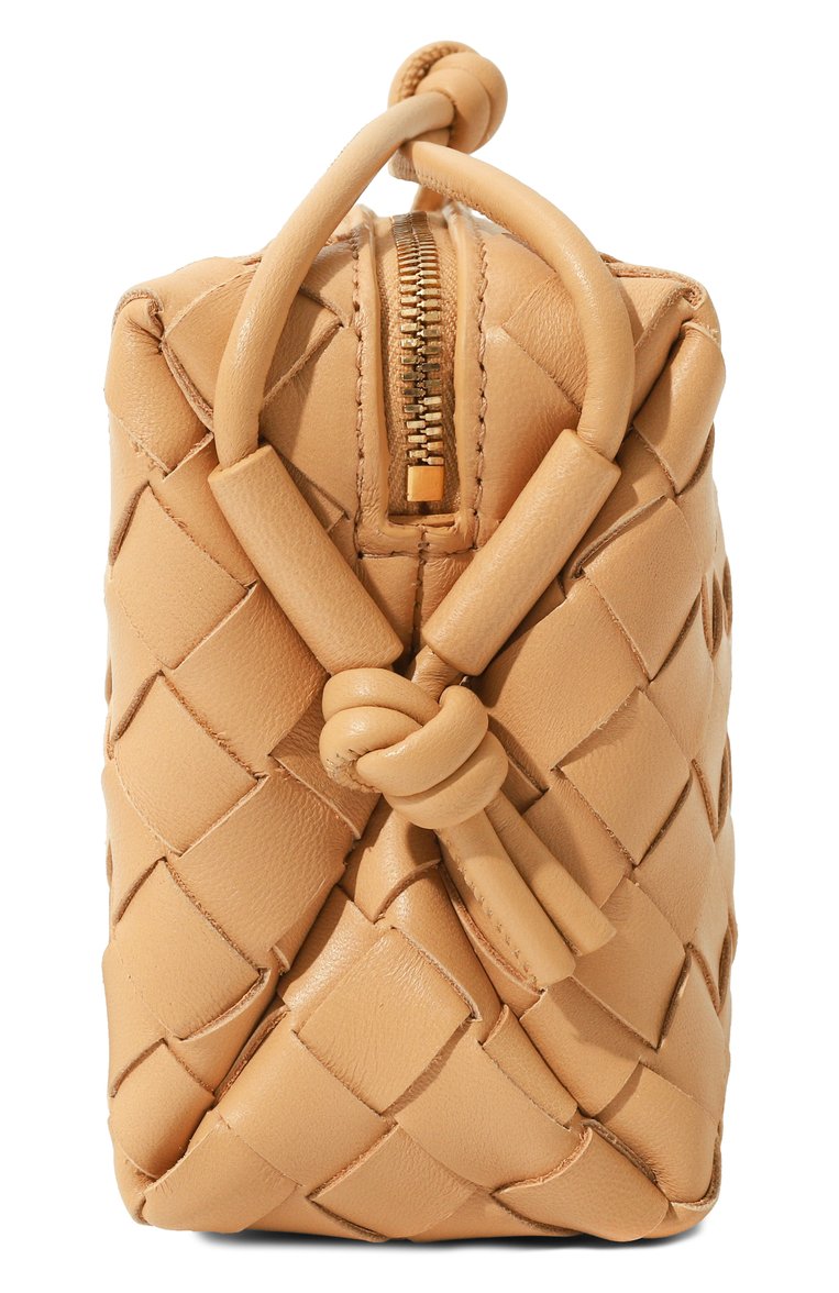Женская сумка loop mini BOTTEGA VENETA бежевого цвета, арт. 680254/V1G11 | Фото 4 (Размер: mini; Ремень/цепочка: На ремешке; Материал: Натуральная кожа)