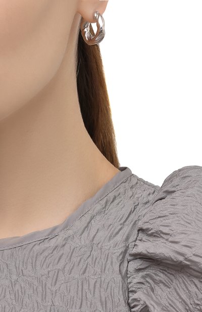 Серьги LOEWE серебряного цвета по цене 59950 руб., арт. J000239X09, фото 2 Серьги LOEWE, арт. J000239X09, фото 2
