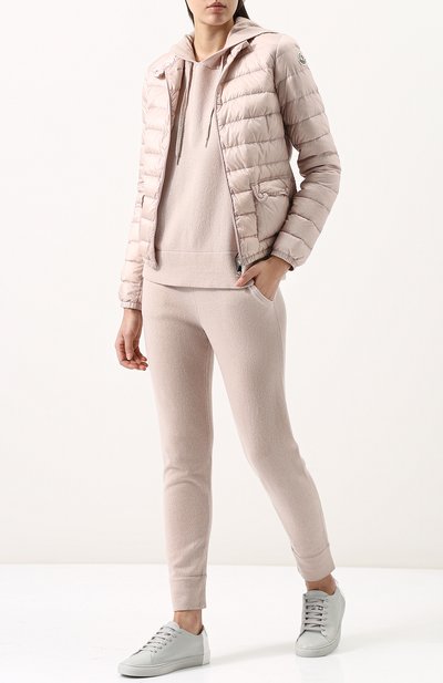 Стеганый пуховик с воротником-стойкой MONCLER светло-розового цвета по цене 47100 руб., арт. D1-093-45379-99-53048, фото 2 Стеганый пуховик с воротником-стойкой MONCLER, арт. D1-093-45379-99-53048, фото 2