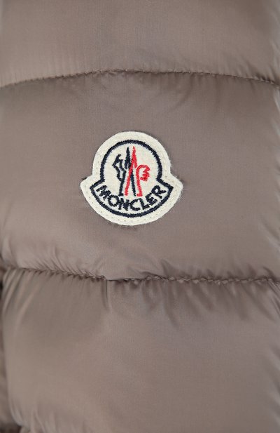 Приталенный стеганый пуховик с меховой отделкой капюшона MONCLER, арт. B2-093-49900-15-53048, фото 5