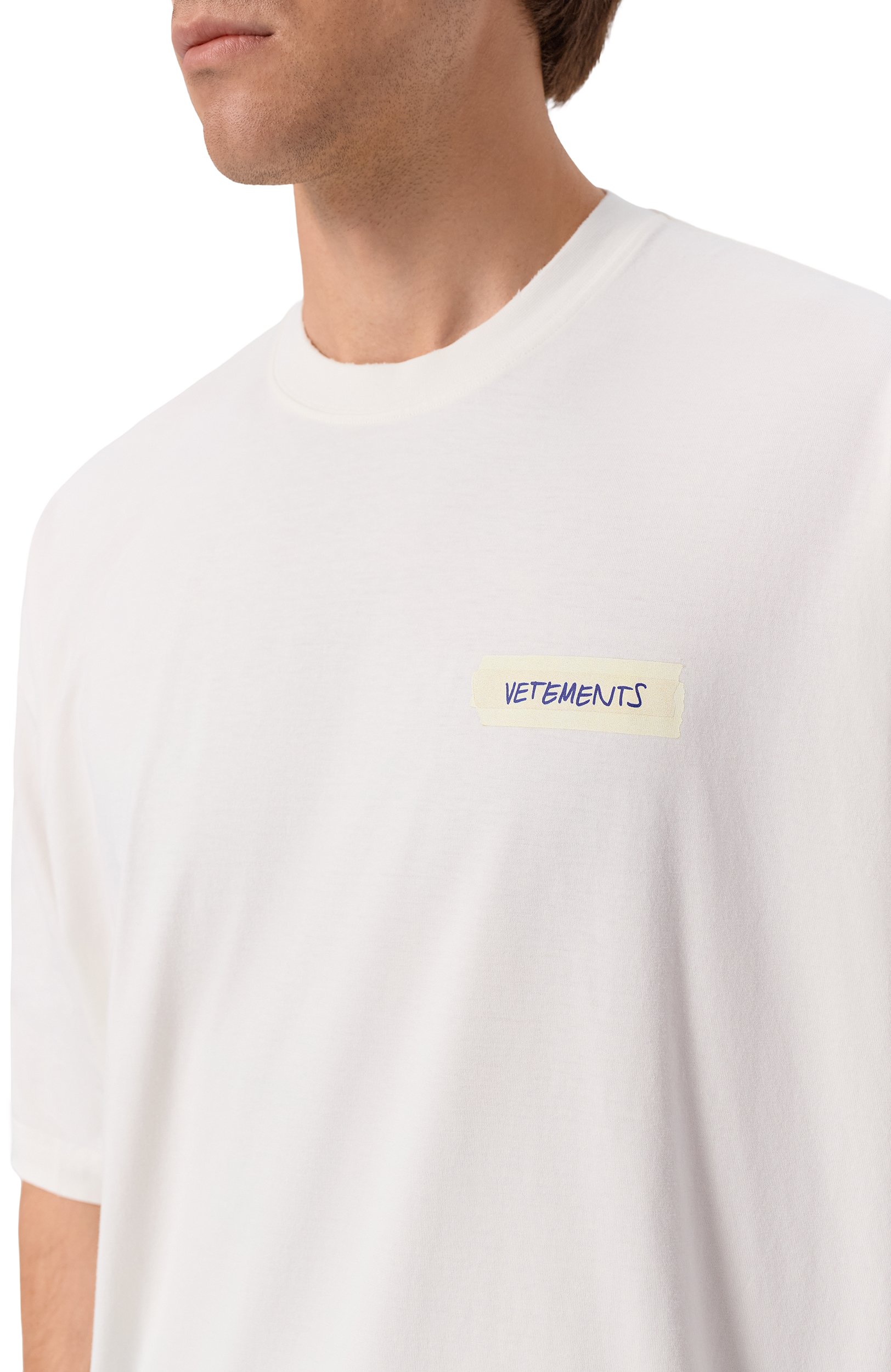 Хлопковая футболка VETEMENTS белого цвета по цене 69950 руб., арт. MH27TR148W, фото 5 Хлопковая футболка VETEMENTS, арт. MH27TR148W, фото 5
