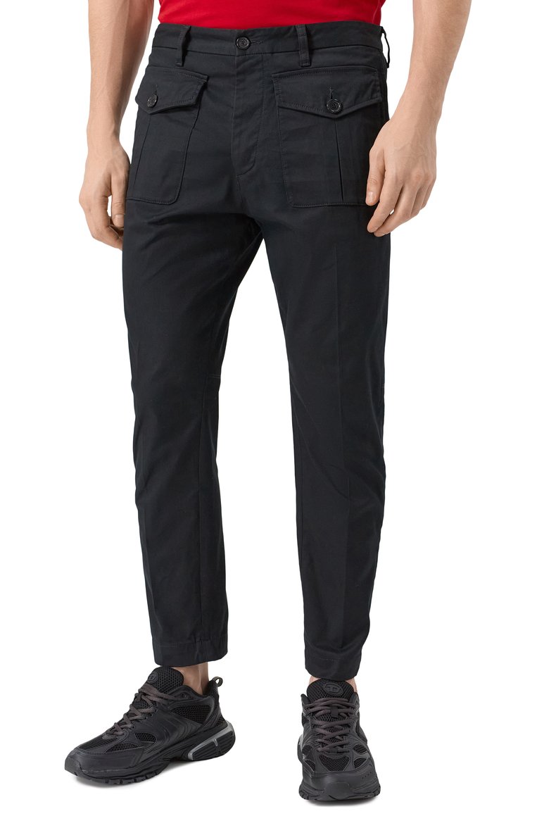 Мужские хлопковые брюки DSQUARED2 черного цвета, арт. S74KB0996/S39021 | Фото 3 (Драгоценные камни: Проставлено; Длина (брюки, джинсы): Стандартные; Материал сплава: Проставлено; Стили: Кэжуэл; Случай: Повседневный; Силуэт М (брюки): Чиносы; Материал внешний: Хлопок)