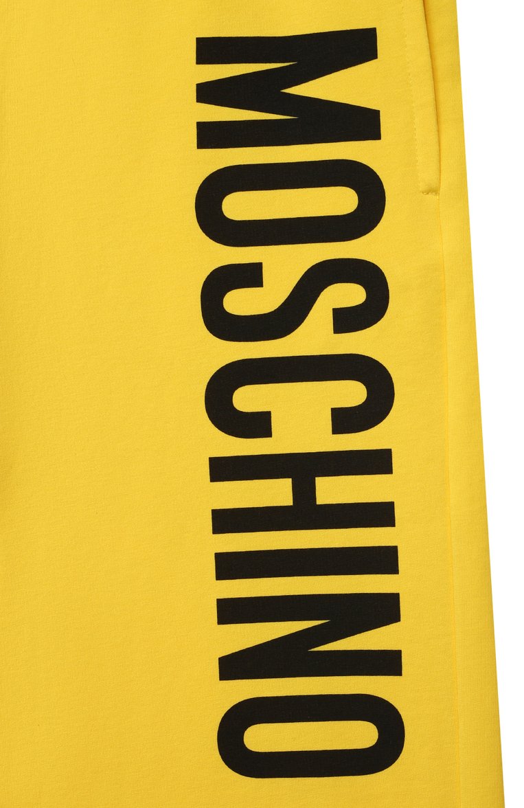 Детские хлопковые шорты MOSCHINO желтого цвета, арт. HMQ007/LDA27/10A-14A | Фото 3 (Мальчики Кросс-КТ: Шорты-одежда; Материал внешний: Хлопок; Региональные ограничения белый список (Axapta Mercury): RU; Нос: Не проставлено; Ростовка одежда: 10 - 11 лет | 140 - 146см, 12 лет | 152 см, 13 - 15 лет | 158 см)