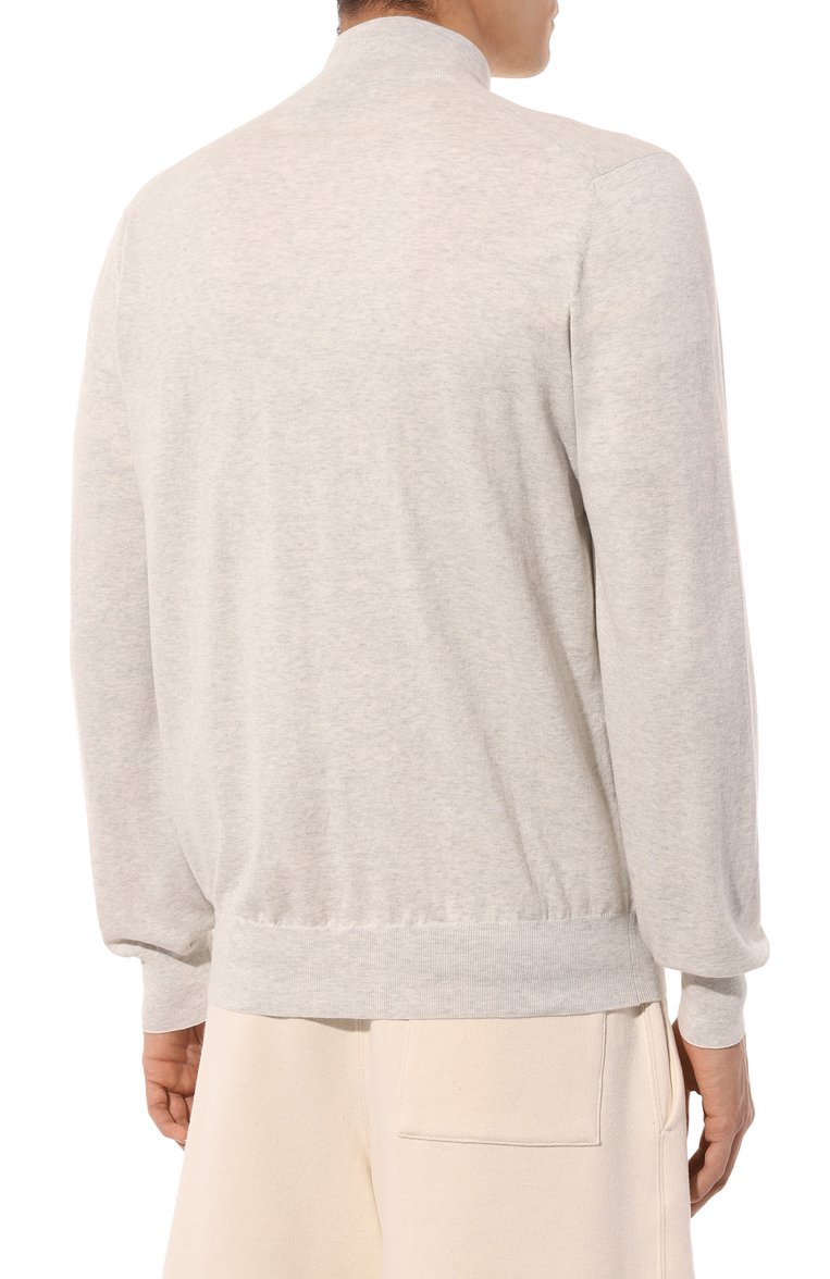 Мужской хлопковый кардиган BRUNELLO CUCINELLI светло-серого цвета, арт. M2900B2280 | Фото 4 (Рукава: Длинные; Материал сплава: Проставлено; Длина (для топов): Стандартные; Материал внешний: Хлопок; Драгоценные камни: Проставлено; Мужское Кросс-КТ: Кардиган-одежда; Стили: Кэжуэл)