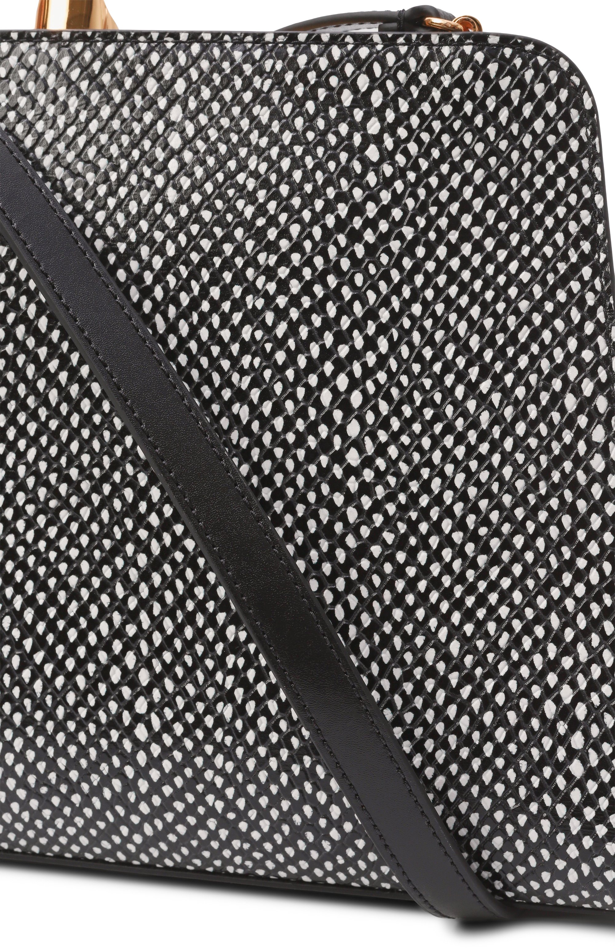 Сумка liv COCCINELLE черно-белого цвета по цене 41475 руб., арт. E1 UR9 12 01 01, фото 3 Сумка liv COCCINELLE, арт. E1 UR9 12 01 01, фото 3