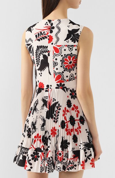 Платье с принтом REDVALENTINO белого цвета по цене 56500 руб., арт. RR0VAE00/PZL, фото 4 Платье с принтом REDVALENTINO, арт. RR0VAE00/PZL, фото 4