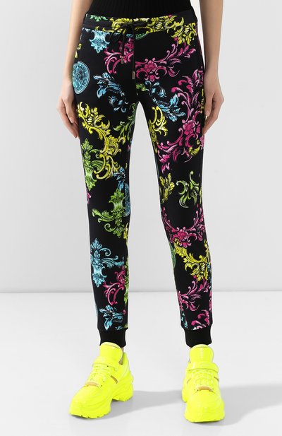 Хлопковые джоггеры VERSACE JEANS COUTURE черного цвета по цене 25050 руб., арт. A1HUB125-UDM310/SL300, фото 3 Хлопковые джоггеры VERSACE JEANS COUTURE, арт. A1HUB125-UDM310/SL300, фото 3
