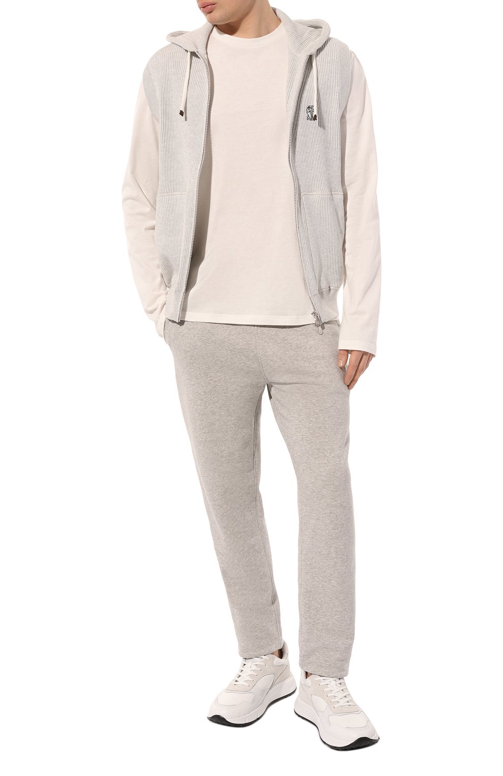 Хлопковый жилет BRUNELLO CUCINELLI светло-серого цвета по цене 160500 руб., арт. M2920B2308, фото 2 Хлопковый жилет BRUNELLO CUCINELLI, арт. M2920B2308, фото 2