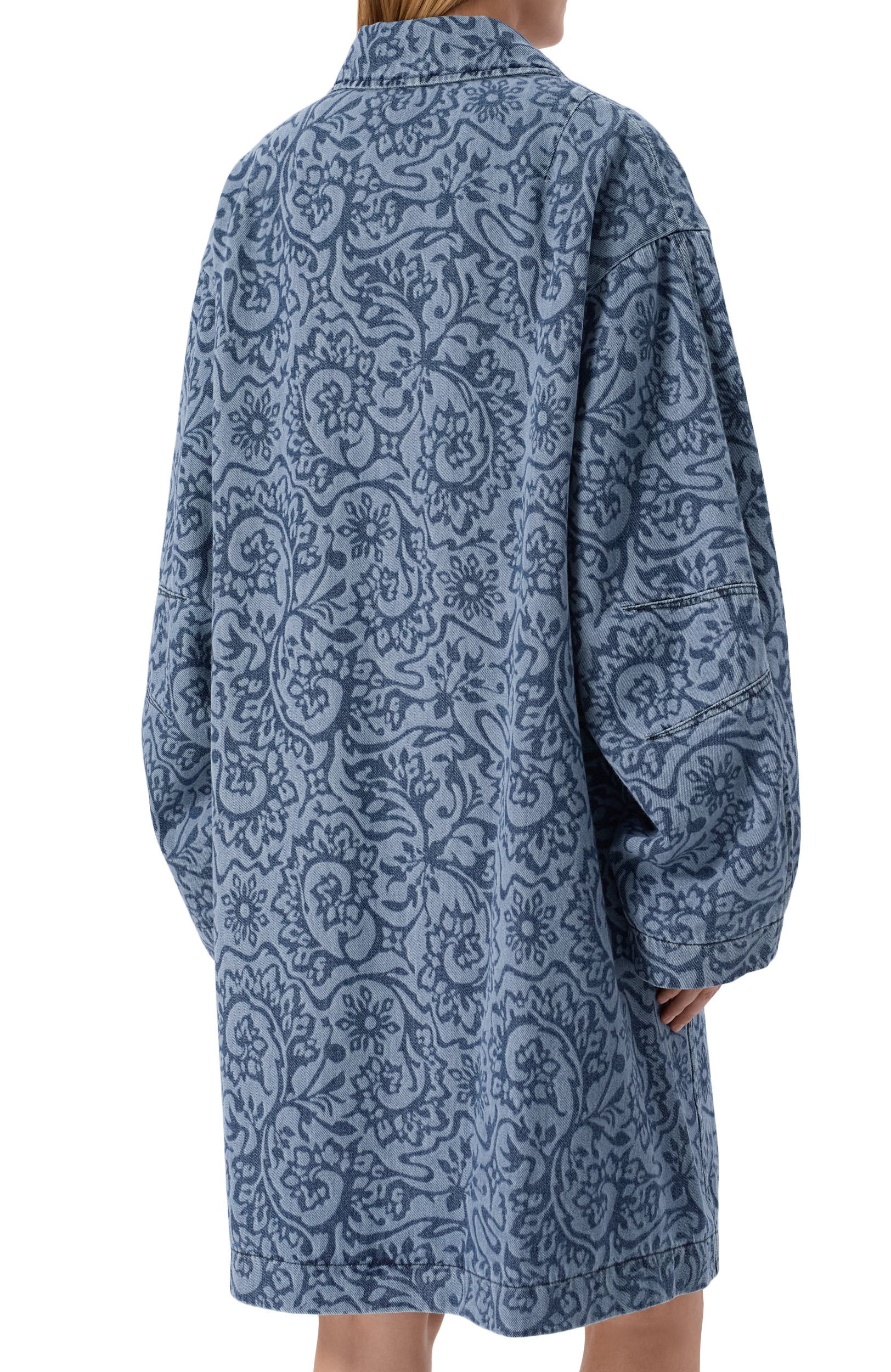 Джинсовое пальто DRIES VAN NOTEN голубого цвета по цене 121000 руб., арт. 262-130204/4407, фото 4 Джинсовое пальто DRIES VAN NOTEN, арт. 262-130204/4407, фото 4