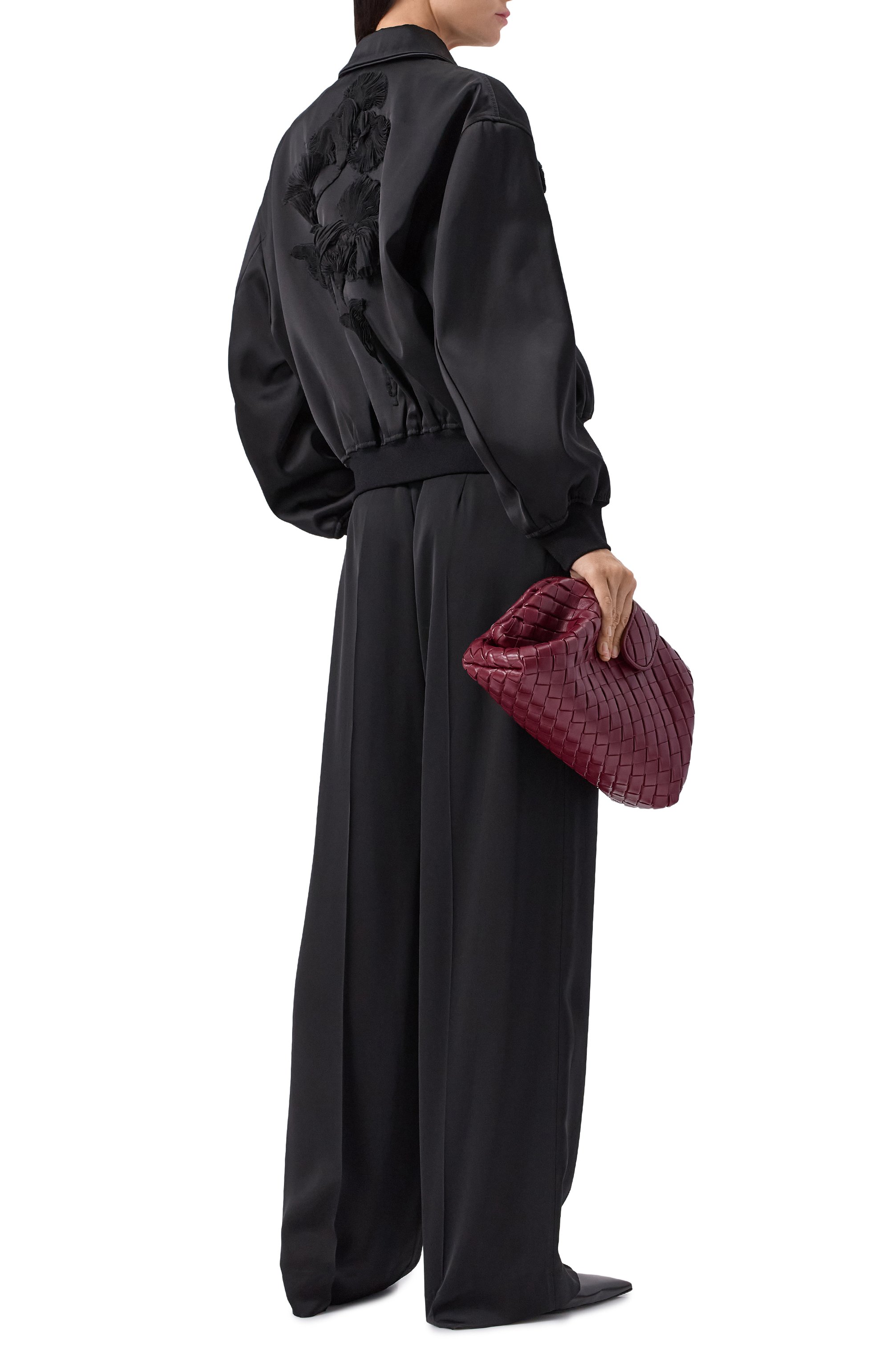 Атласный бомбер JIL SANDER черного цвета по цене 699500 руб., арт. J03SW0007/J65329, фото 2 Атласный бомбер JIL SANDER, арт. J03SW0007/J65329, фото 2