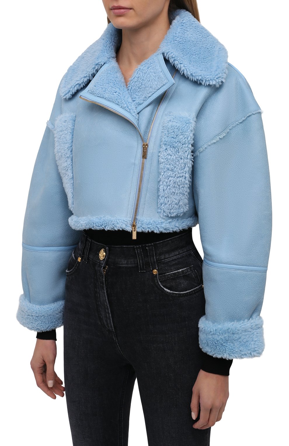 Дубленка из овчины JACQUEMUS голубого цвета по цене 294500 руб., арт. 213C0001-1390, фото 3 Дубленка из овчины JACQUEMUS, арт. 213C0001-1390, фото 3