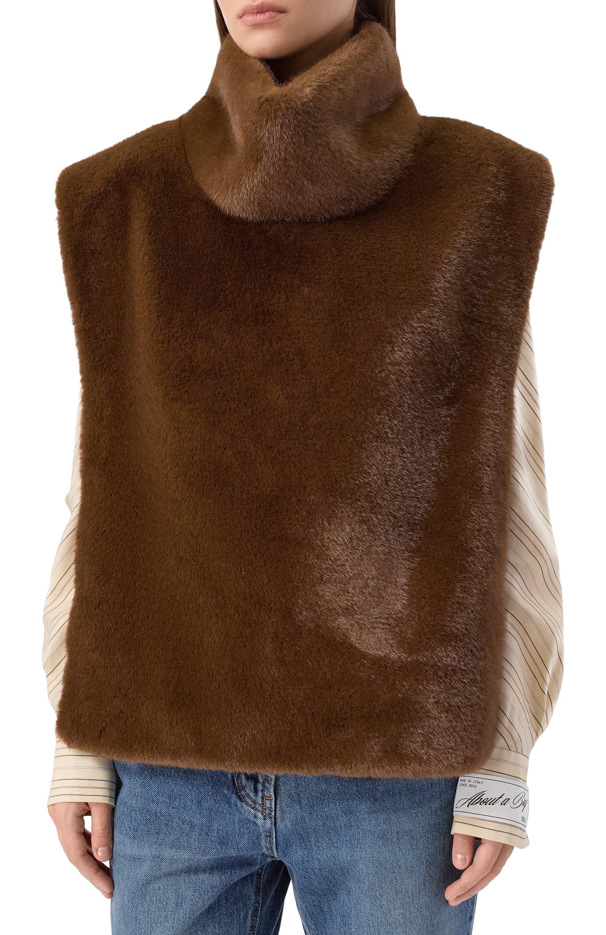 Манишка из экомеха FLASHIN коричневого цвета по цене 35000 руб., арт. FF26FMSF, фото 3 Манишка из экомеха FLASHIN, арт. FF26FMSF, фото 3