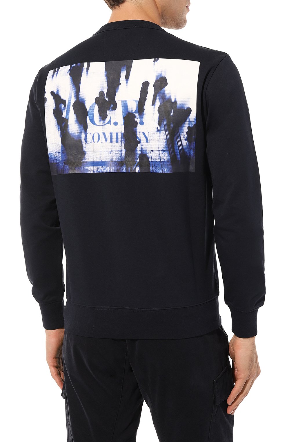 Хлопковый свитшот C.P. COMPANY темно-синего цвета по цене 24950 руб., арт. 15CLSS050A006452W, фото 4 Хлопковый свитшот C.P. COMPANY, арт. 15CLSS050A006452W, фото 4