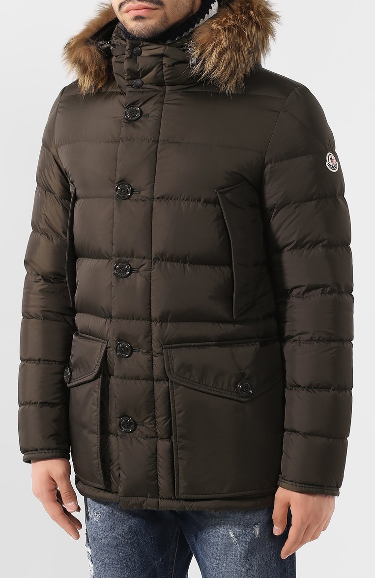 Мужская пуховик cluny MONCLER хаки цвета, арт. E2-091-41380-25-68352 | Фото 3 (Мужское Кросс-КТ: Пуховик-верхняя одежда, Верхняя одежда, пуховик-короткий; Материал внешний: Синтетический материал; Материал подклада: Синтетический материал; Материал утеплителя: Пух и перо; Статус проверки: Проверена категория; Длина (верхняя одежда): До середины бедра; Рукава: Длинные; Кросс-КТ: Пуховик; Ювелирные украшения: Назначено; Драгоценные камни: Проставлено; Материал сплава: Проставлено; Стили: Милитари)