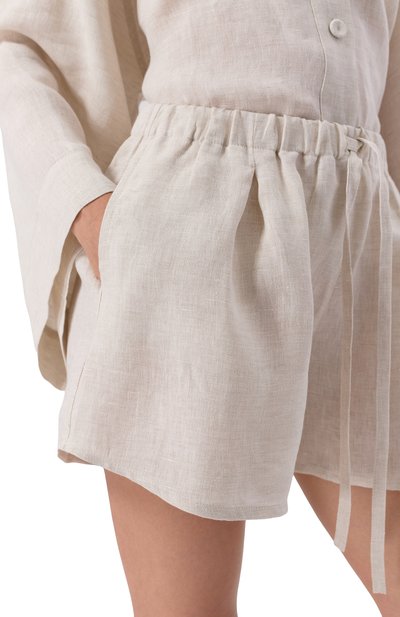 Льняные шорты MAURIZIO бежевого цвета по цене 26050 руб., арт. W01130881, фото 5 Льняные шорты MAURIZIO, арт. W01130881, фото 5