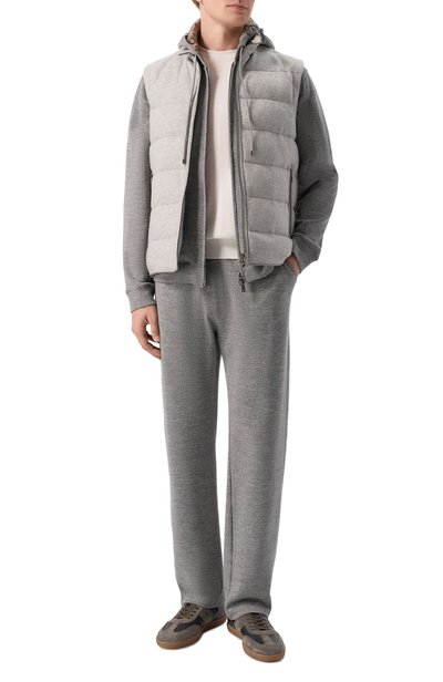 Утепленный жилет CORNELIANI светло-серого цвета по цене 118000 руб., арт. 28C5U0/2A20111, фото 2 Утепленный жилет CORNELIANI, арт. 28C5U0/2A20111, фото 2
