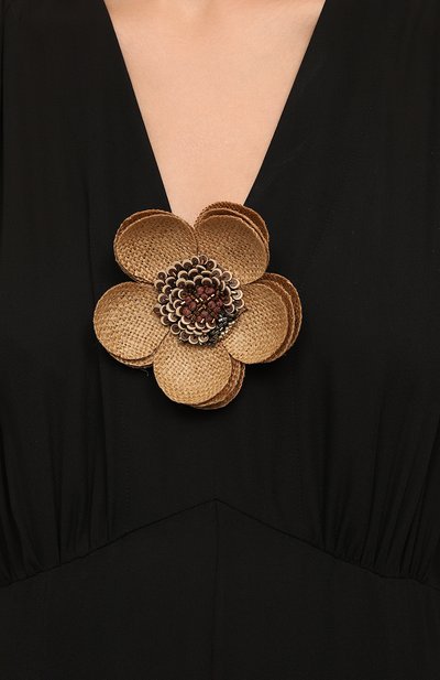Брошь FLOWER ME бежевого цвета по цене 15400 руб., арт. CHAMFLOWER-LI012015M, фото 2 Брошь FLOWER ME, арт. CHAMFLOWER-LI012015M, фото 2
