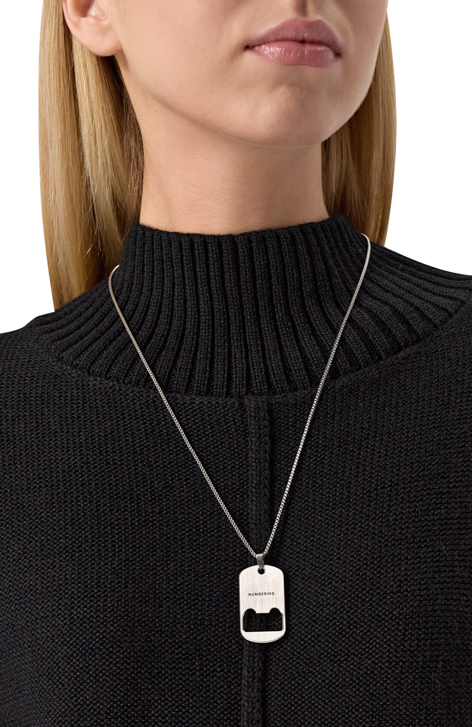 Подвеска NUMBERING серебряного цвета по цене 19250 руб., арт. 5831, фото 2 Подвеска NUMBERING, арт. 5831, фото 2