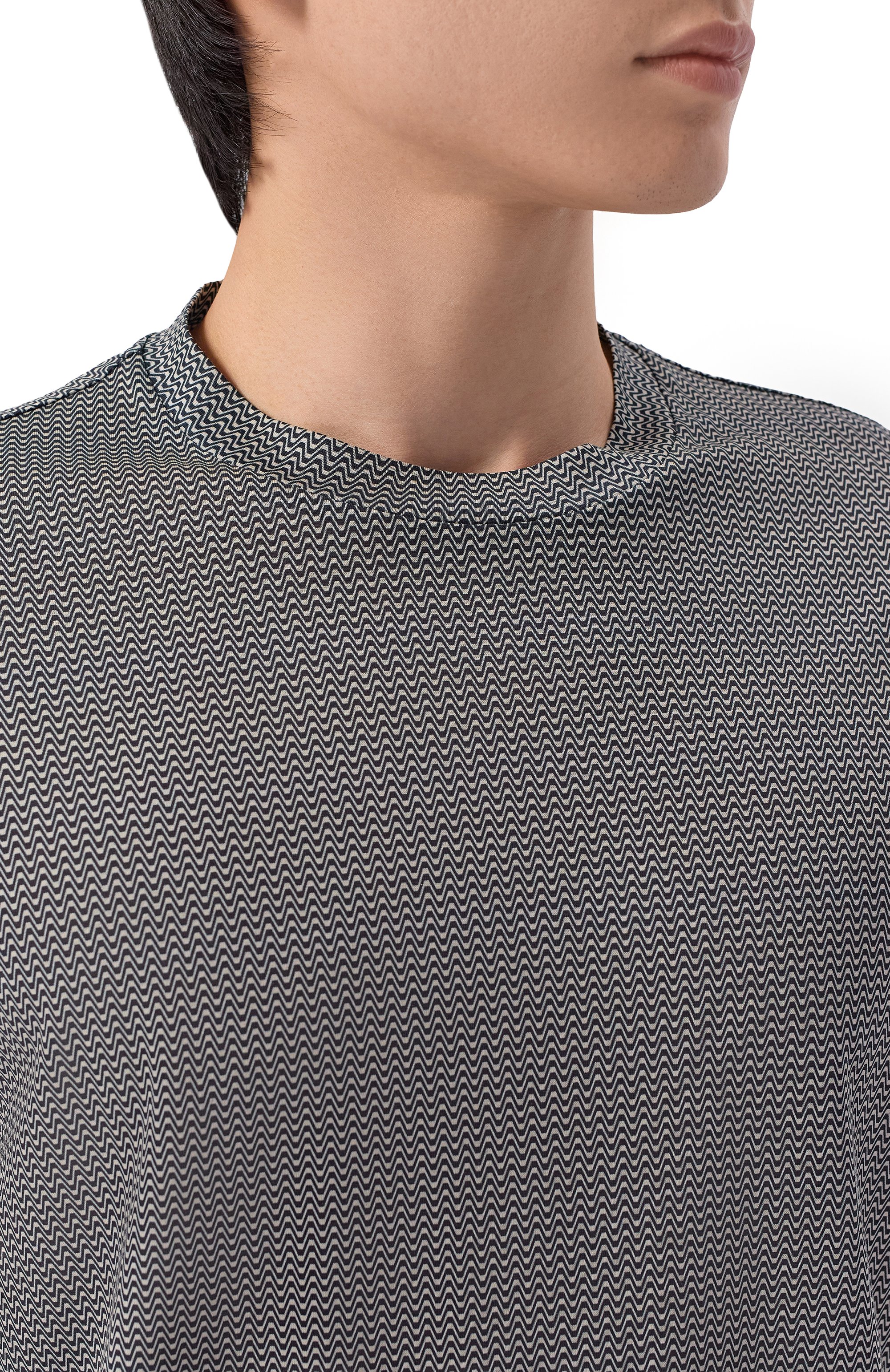 Футболка из лиоцелла и хлопка EMPORIO ARMANI черно-белого цвета по цене 21700 руб., арт. EM005270/AF24857, фото 5 Футболка из лиоцелла и хлопка EMPORIO ARMANI, арт. EM005270/AF24857, фото 5