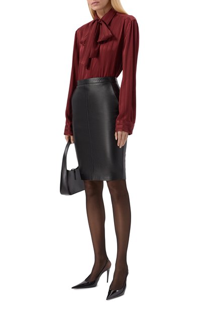 Шелковая блузка SAINT LAURENT бордового цвета по цене 338000 руб., арт. 838125/Y142U, фото 2 Шелковая блузка SAINT LAURENT, арт. 838125/Y142U, фото 2