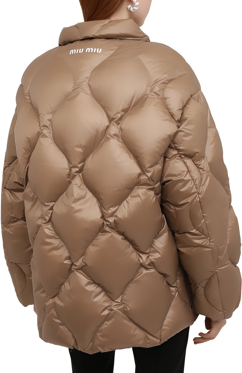Пуховик MIU MIU темно-бежевого цвета по цене 240000 руб., арт. ML778-1ZQW-F0046, фото 4 Пуховик MIU MIU, арт. ML778-1ZQW-F0046, фото 4