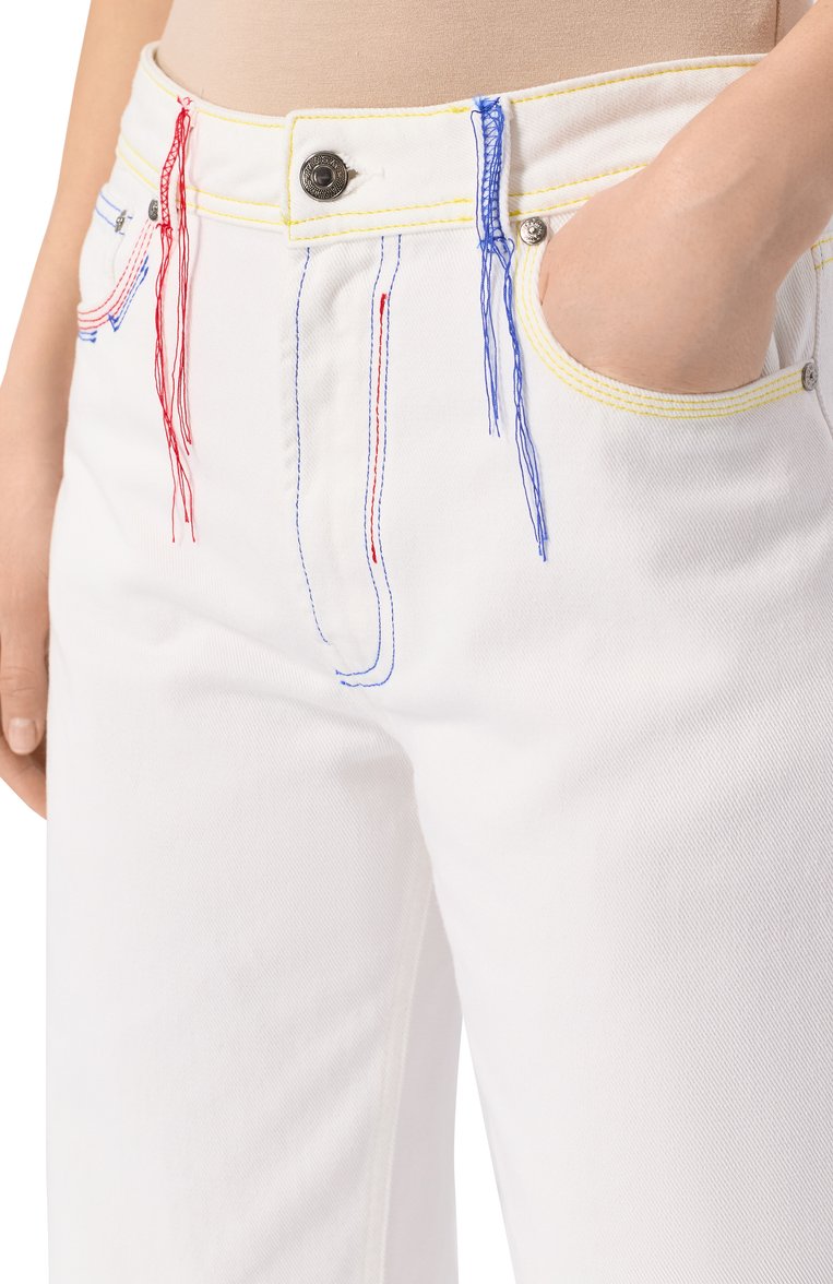 Женские джинсы MSGM белого цвета, арт. 3842MDP230/257241 | Фото 5 (Автоматизация состава: Проставлено; Материал внешний: Хлопок, Деним; Длина (брюки, джинсы): Стандартные; Автоматизация ТО: Проставлено; Силуэт Ж (брюки и джинсы): Прямые; Кросс-КТ: костюм, Деним; Детали: Декор; Стили: Кэжуэл)