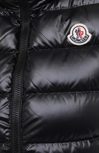 Пуховый жилет MONCLER черного цвета по цене 69950 руб., арт. F2-093-1A525-00-68950, фото 5 Пуховый жилет MONCLER, арт. F2-093-1A525-00-68950, фото 5