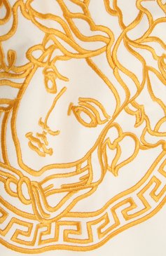Детского хлопковое одеяло VERSACE золотого цвета, арт. 1000092/1A00240 | Фото 2 (Региональные ограничения белый список (Axapta Mercury): RU; Материал: Хлопок, Текстиль; Нос: Не проставлено; Материал сплава: Проставлено)
