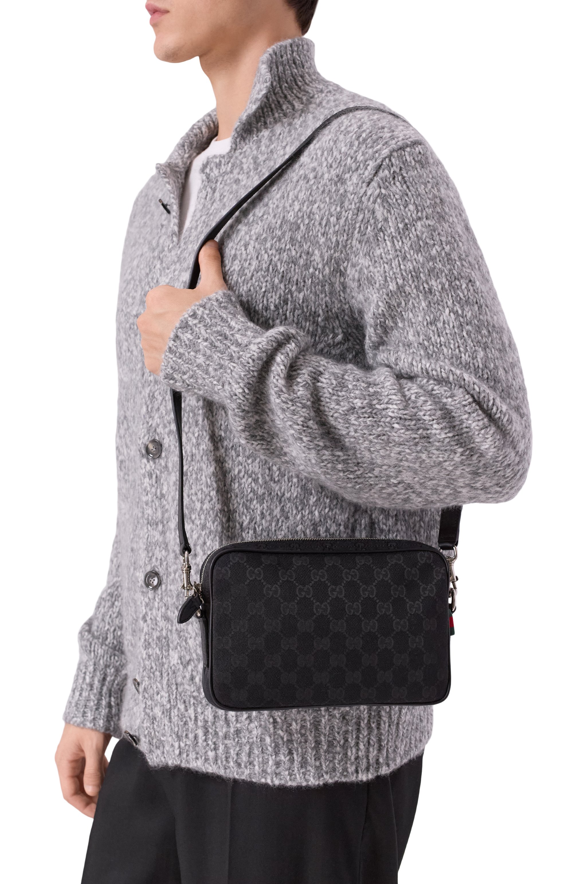 Сумка gg small GUCCI черного цвета по цене 226000 руб., арт. 834802/FAEPS, фото 2 Сумка gg small GUCCI, арт. 834802/FAEPS, фото 2