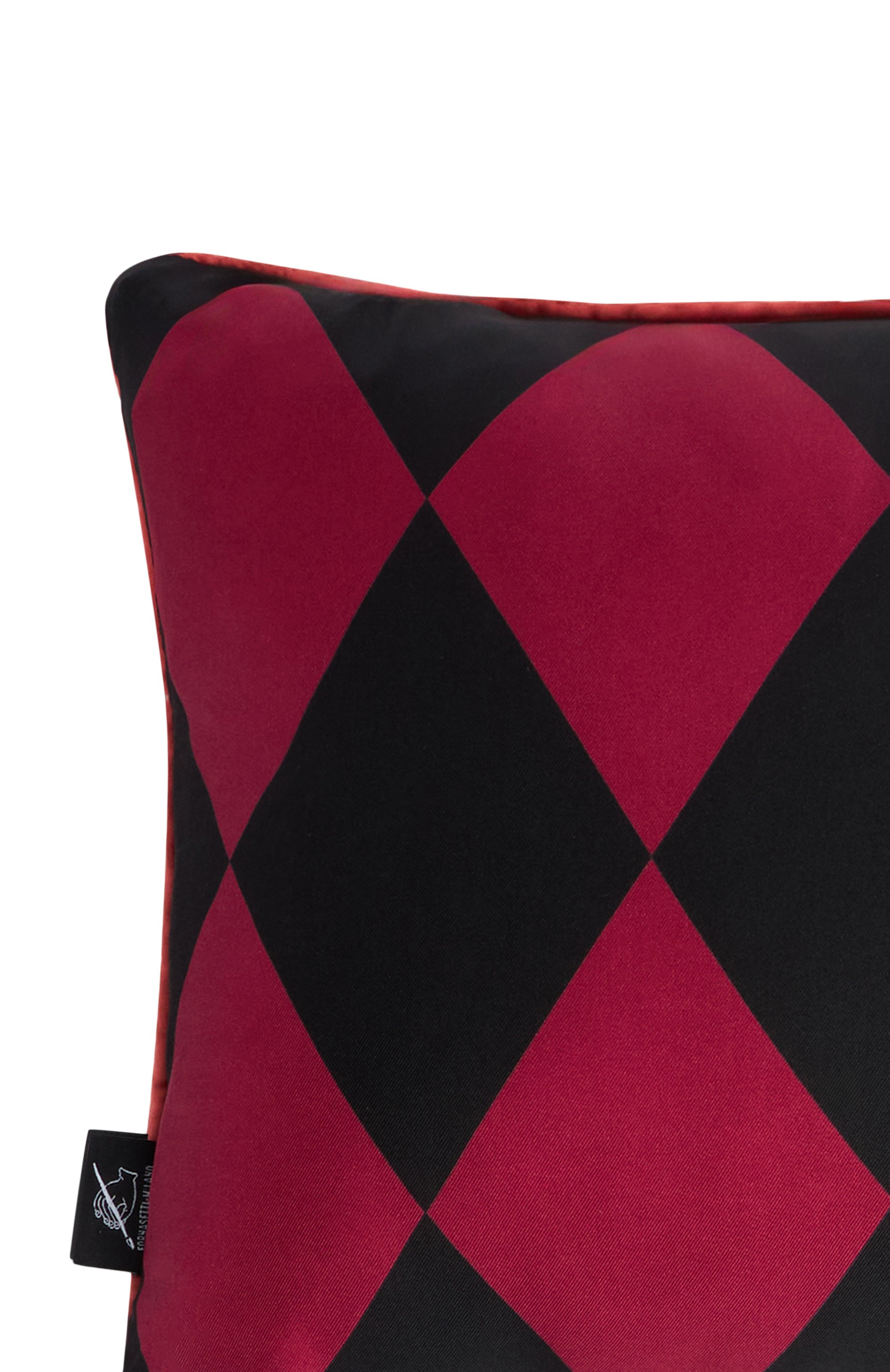 Подушка high fidelity FORNASETTI черно-белого цвета по цене 49250 руб., арт. PILLHF03, фото 4 Подушка high fidelity FORNASETTI, арт. PILLHF03, фото 4