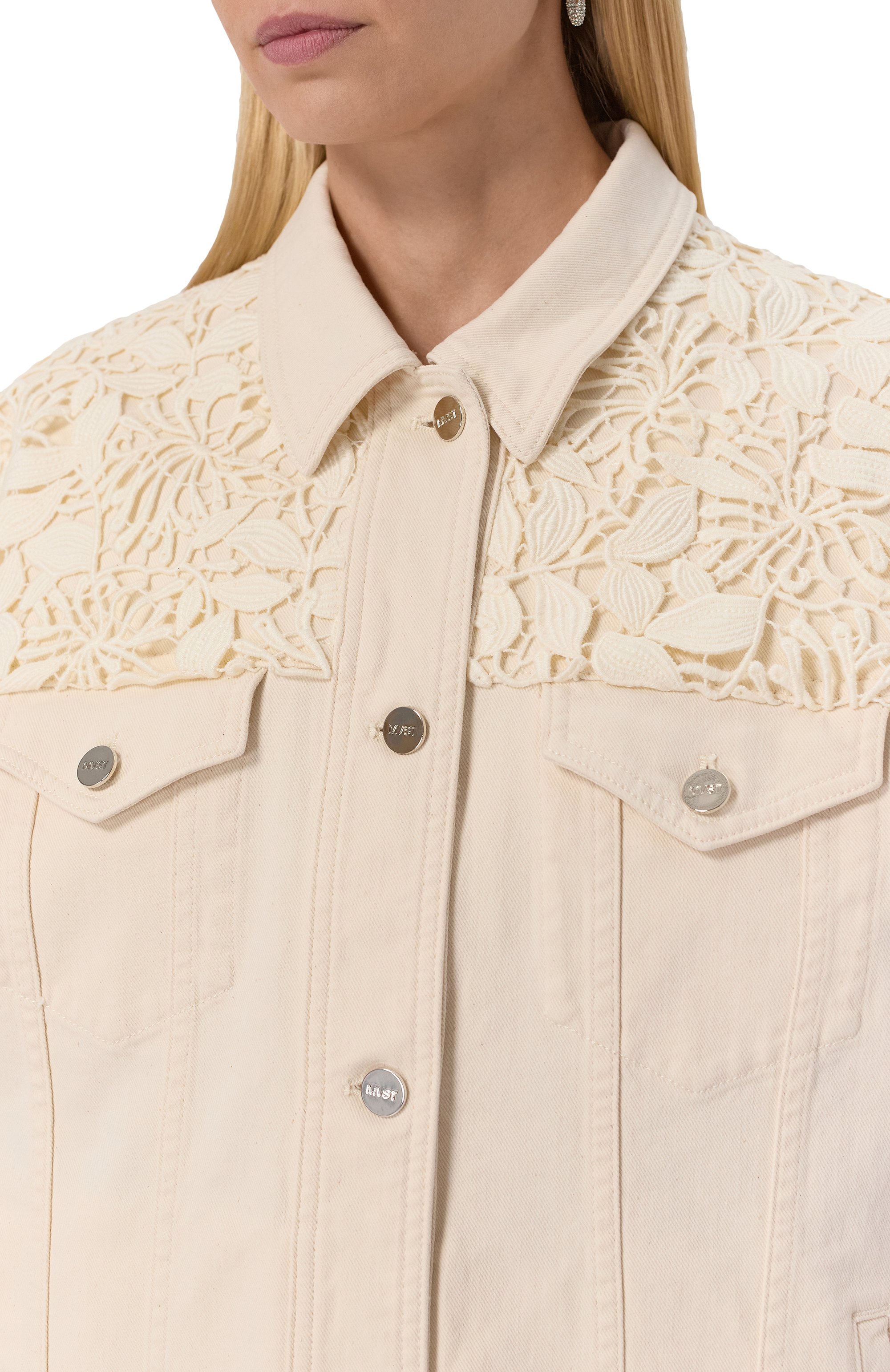 Джинсовая куртка MVST кремового цвета по цене 174000 руб., арт. X2P.P001/MAC-58/MAVERICK, фото 5 Джинсовая куртка MVST, арт. X2P.P001/MAC-58/MAVERICK, фото 5