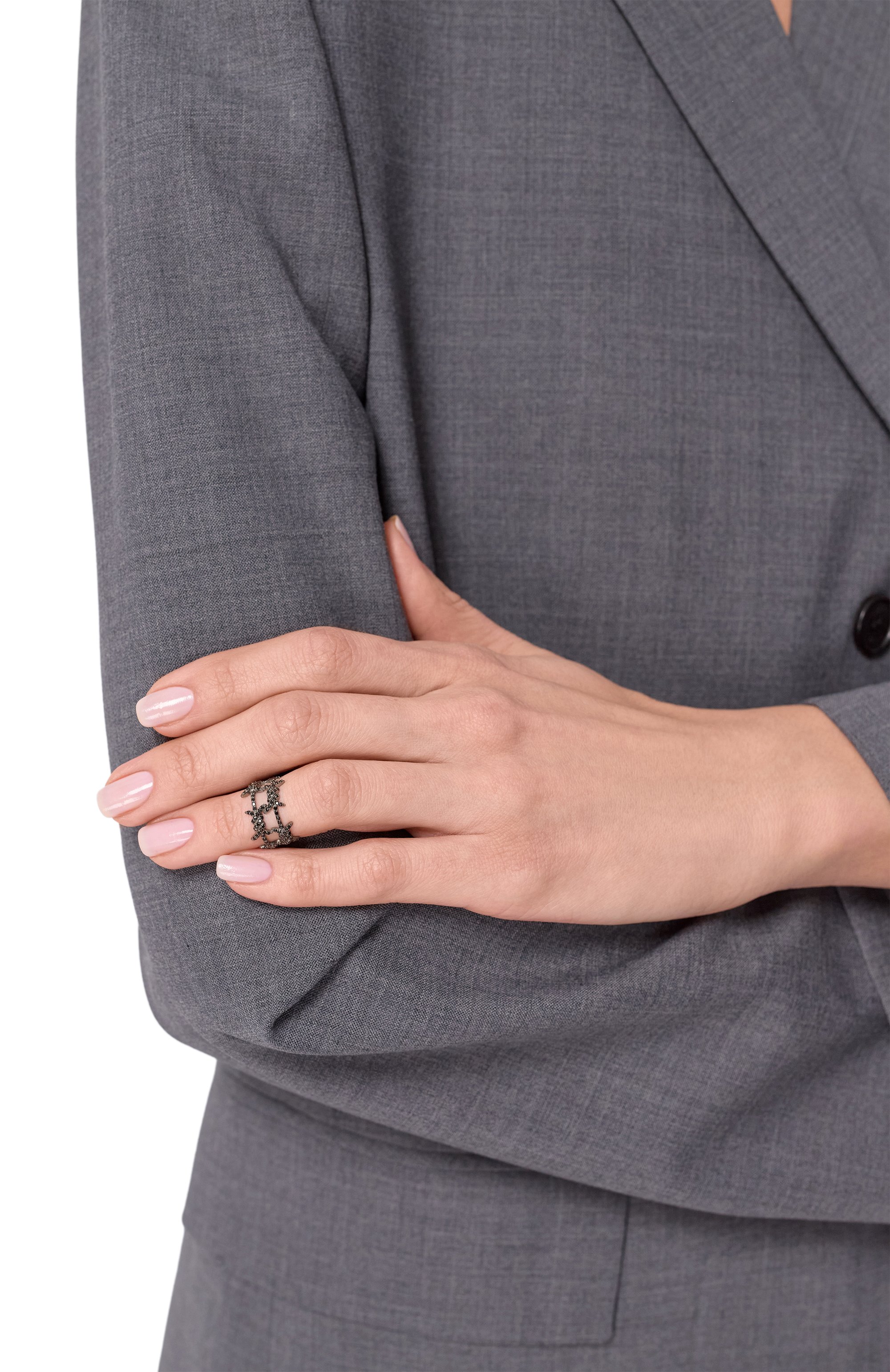 Кольцо CAVIAR JEWELLERY черного цвета по цене 23700 руб., арт. TL004, фото 2 Кольцо CAVIAR JEWELLERY, арт. TL004, фото 2