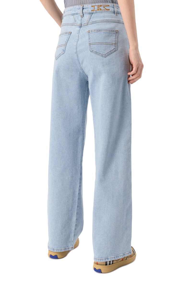 Женские джинсы KITON голубого цвета, арт. DJ53102K0930F01 | Фото 4 (Длина (брюки, джинсы): Стандартные; Материал внешний: Хлопок, Деним; Силуэт Ж (брюки и джинсы): Расклешенные; Кросс-КТ: Деним; Детали: Делаве; Стили: Кэжуэл)