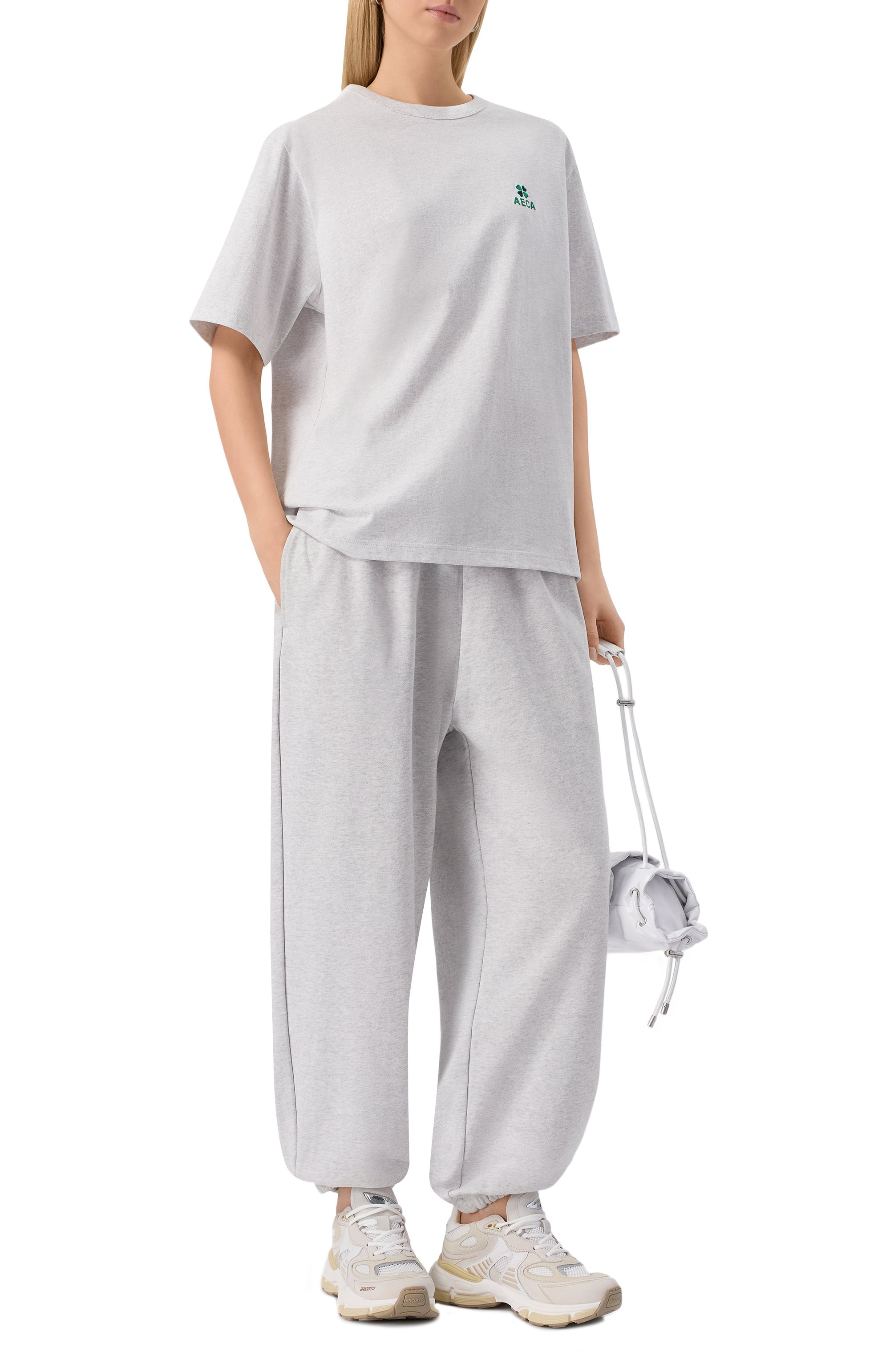 Хлопковая футболка AECA WHITE серого цвета по цене 7770 руб., арт. AWCMSSBDTTSST010C0.LIGHT GREY (L), фото 2 Хлопковая футболка AECA WHITE, арт. AWCMSSBDTTSST010C0.LIGHT GREY (L), фото 2