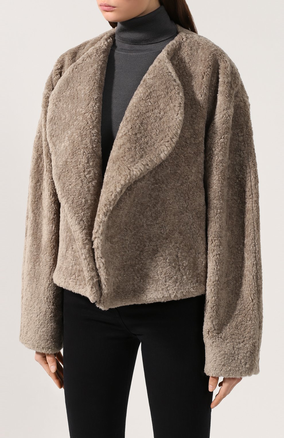 Шуба из экомеха TOTEME бежевого цвета по цене 32000 руб., арт. BELLAC FAUX FUR 194-116-703, фото 3 Шуба из экомеха TOTEME, арт. BELLAC FAUX FUR 194-116-703, фото 3