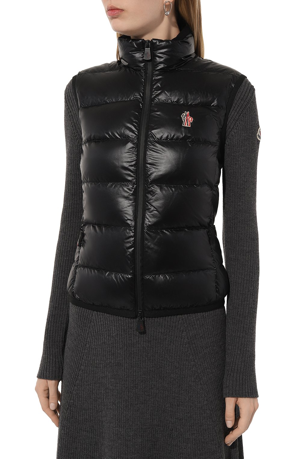 Пуховый жилет MONCLER GRENOBLE черного цвета по цене 94550 руб., арт. 8G000-17-809HJ, фото 3 Пуховый жилет MONCLER GRENOBLE, арт. 8G000-17-809HJ, фото 3