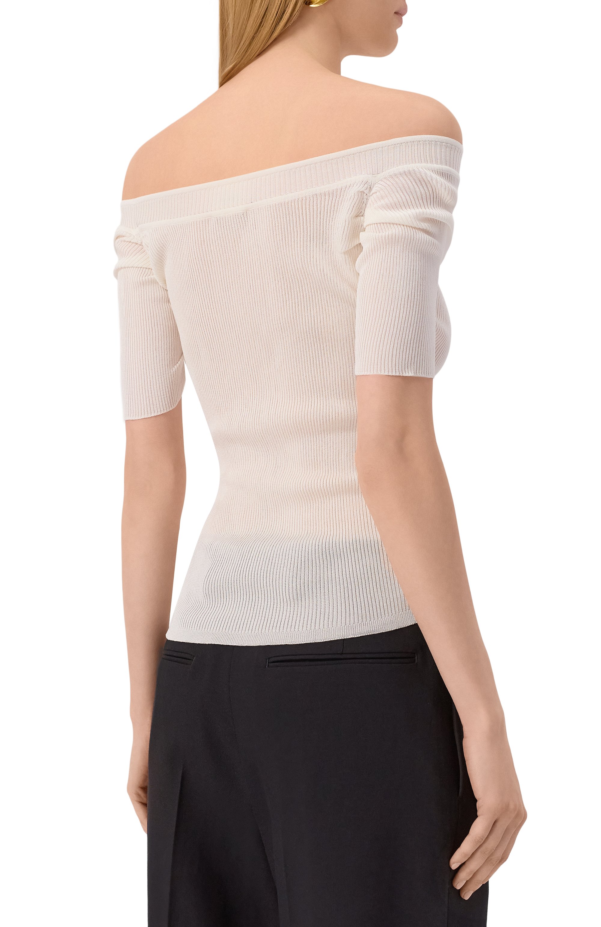 Пуловер из вискозы KHAITE кремового цвета по цене 175500 руб., арт. 9714435/K435, фото 4 Пуловер из вискозы KHAITE, арт. 9714435/K435, фото 4