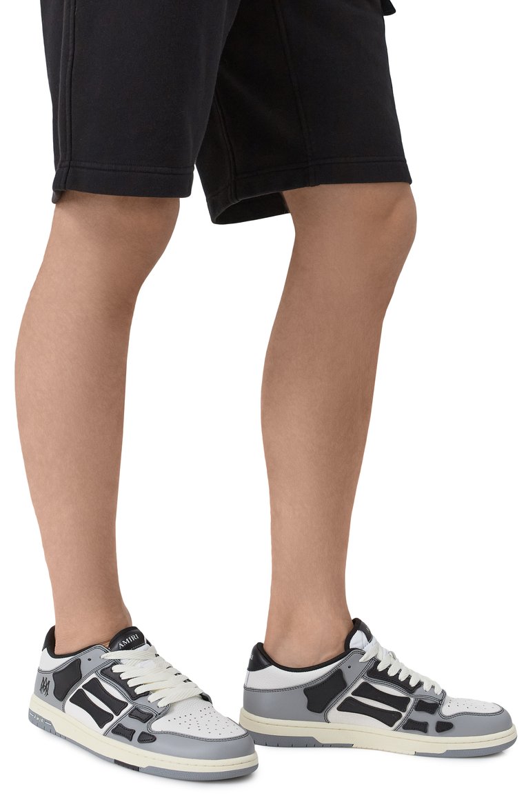 Мужские кожаные кеды varsity skel top AMIRI серого цвета, арт. AMF0SR1077 | Фото 3 (Материал внешний: Натуральная кожа; Подошва: Массивная; Материал внутренний: Текстиль; Стили: Классический; Кросс-КТ: Низкие; Материал утеплителя: Без утеплителя)